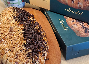 strudel pisang coklat keju